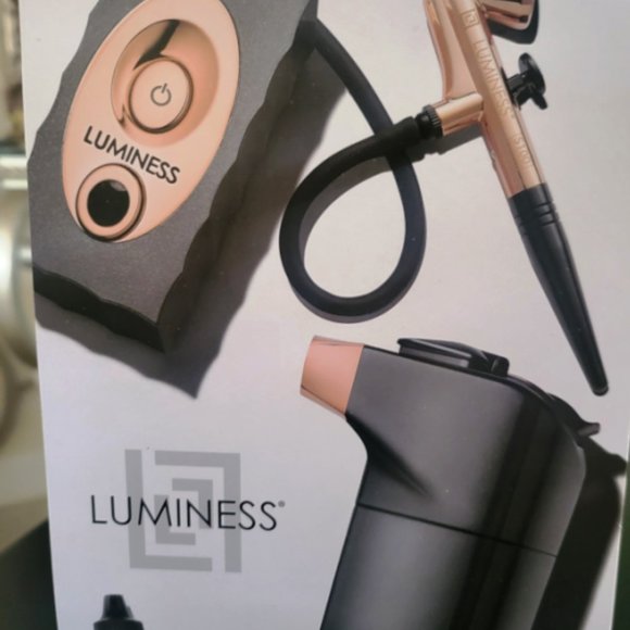 LUMINESSE Air Brush & Makeup Kit & more... - Picture 1 of 5